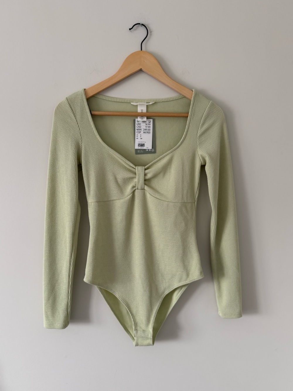 NWT H&M Light Green Ribbed Long-Sleeve Knot-Front Bodysuit (size small)